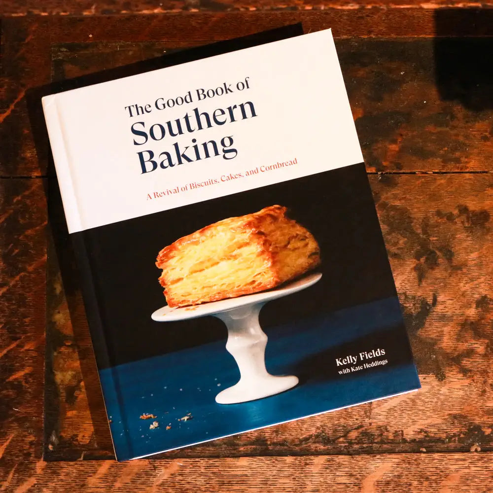 The Good Book of Southern Baking: A Revival Biscuits Cakes and Cornbread - Aunt
